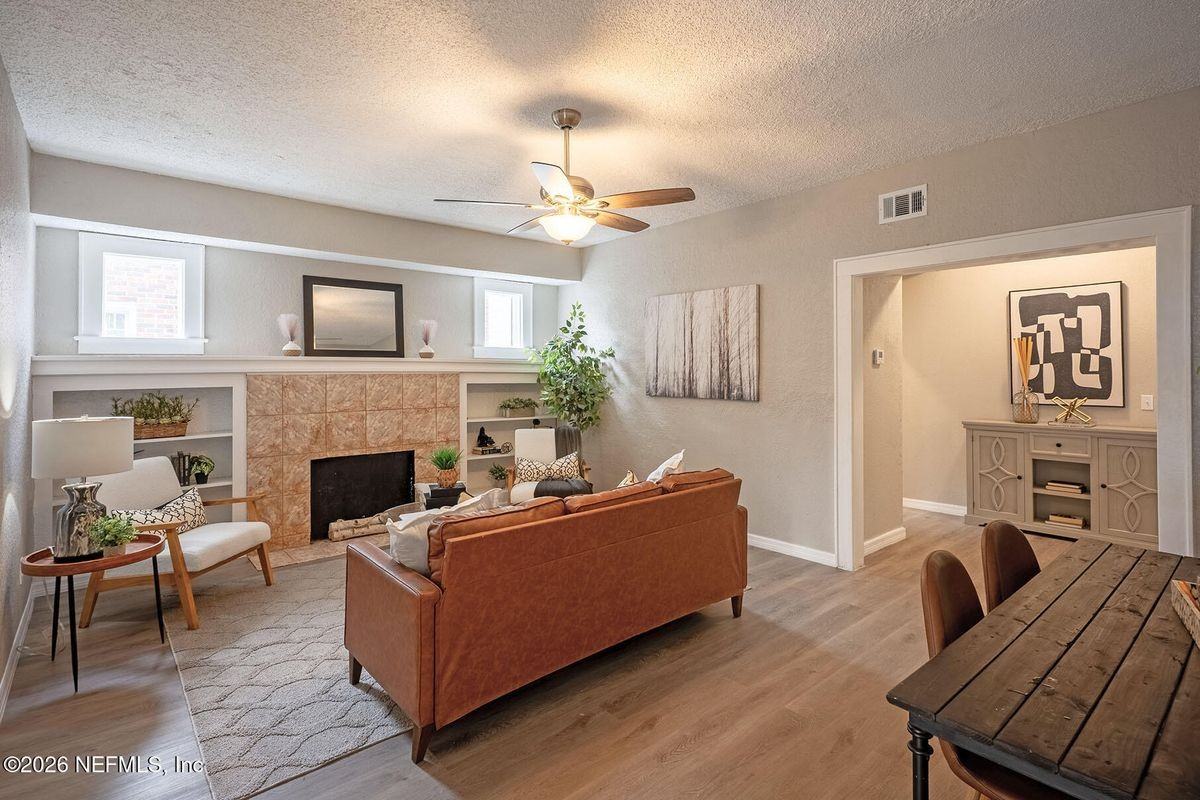 325 Alder St - Photo 2 of 37
