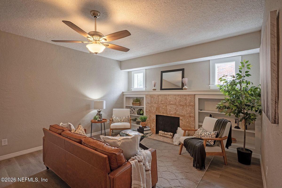 325 Alder St - Photo 3 of 37