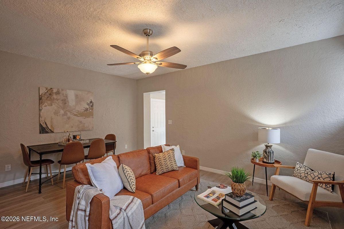 325 Alder St - Photo 4 of 37