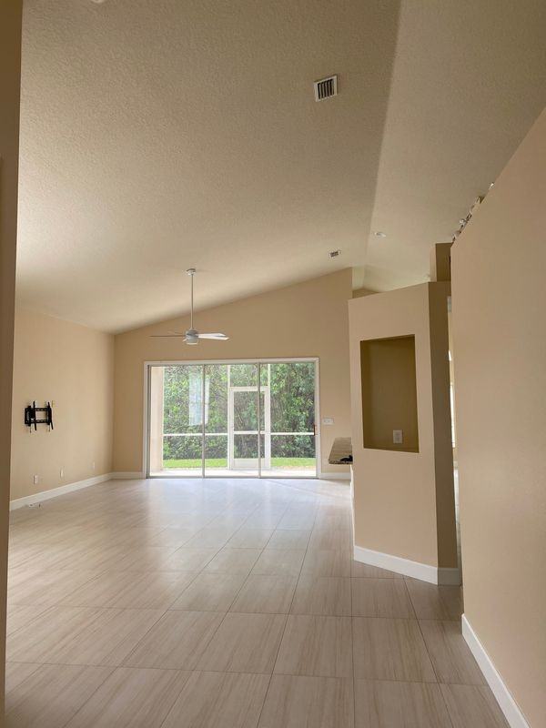 1159 Kilkenny Ln - Photo 3 of 8