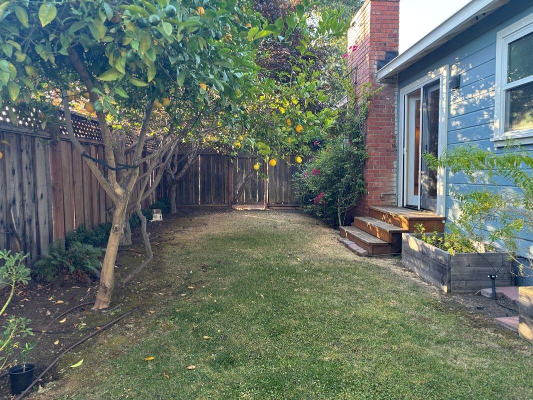 1925 Howard Ave - Photo 5 of 27