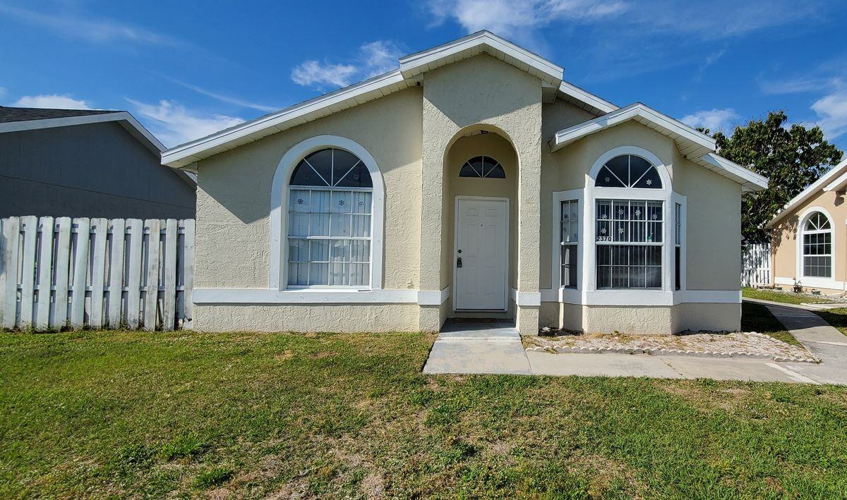 2370 Harbor Town Dr