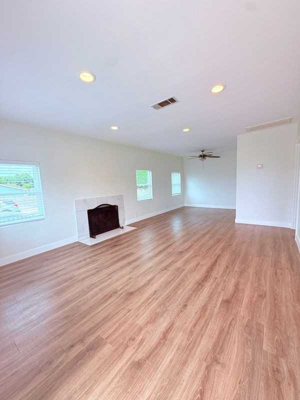 14759 Rex St - Photo 2 of 25