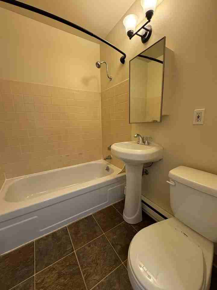 Langston Manor - Photo 6 of 15