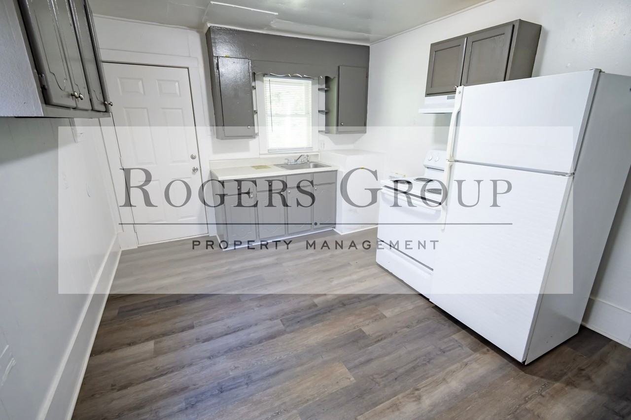 758 David St - Photo 2 of 8