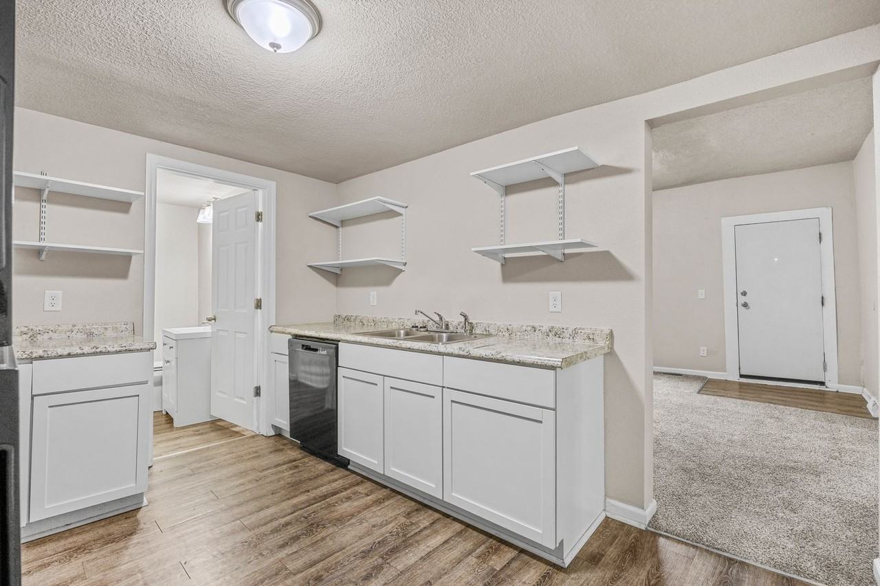 410 N Grant St - Photo 2 of 14