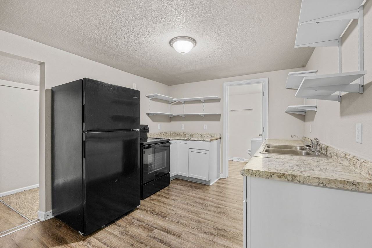 410 N Grant St - Photo 3 of 14