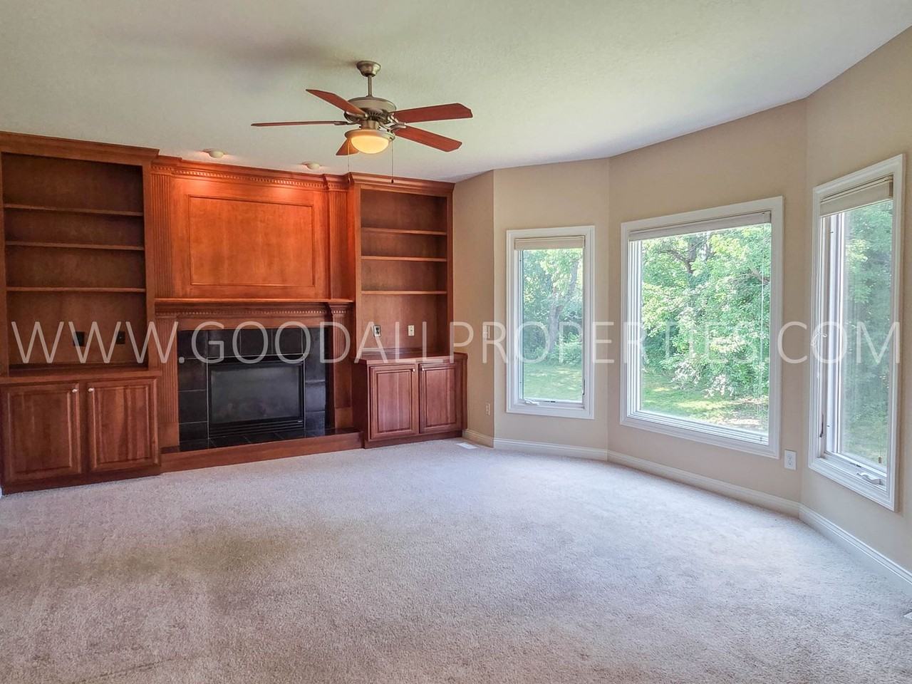 14405 Clearview Ln - Photo 4 of 28