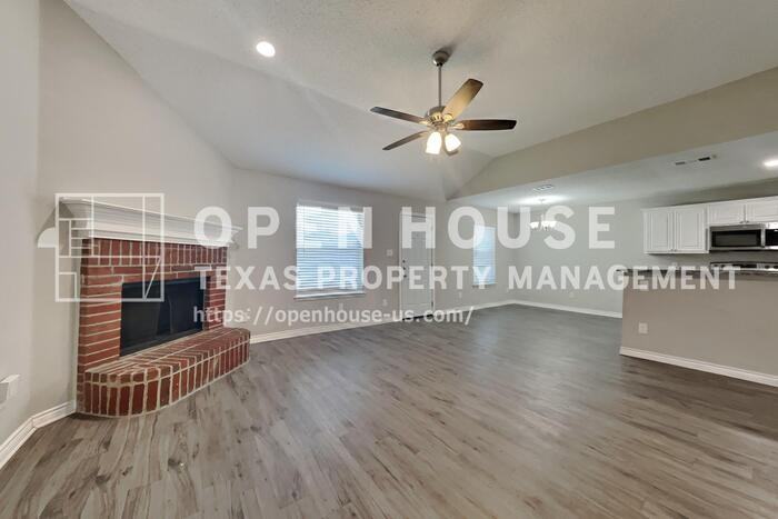 1616 Ocean Dr - Photo 5 of 20