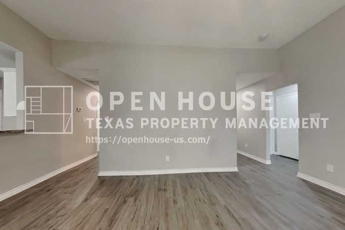 1616 Ocean Dr - Photo 6 of 20