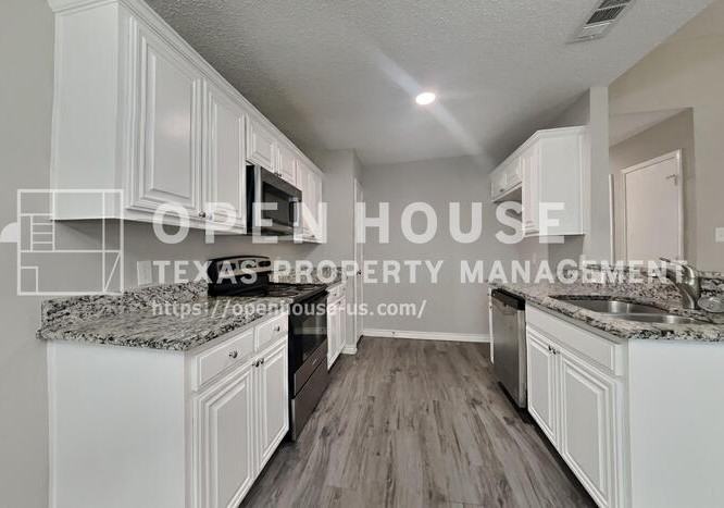 1616 Ocean Dr - Photo 7 of 20