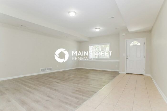 1918 W 7th St - Photo 2 of 17