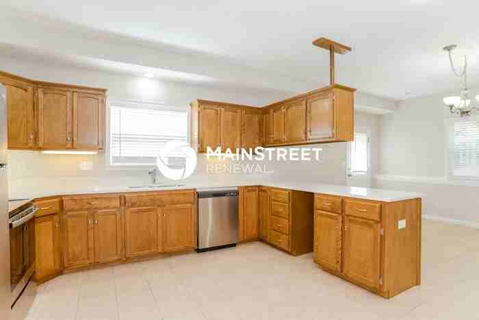 1918 W 7th St - Photo 5 of 17