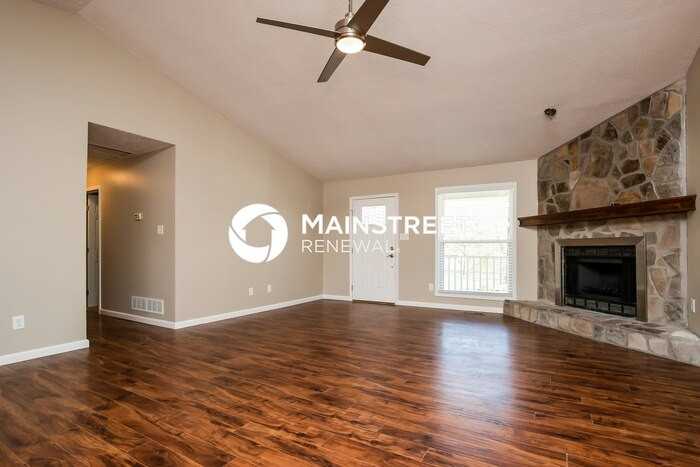 4366 Wesley Dr - Photo 3 of 15