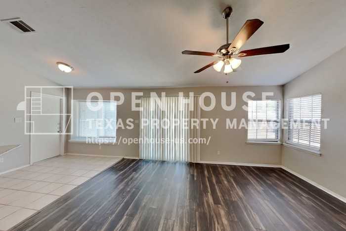543 Freestone Dr - Photo 5 of 23