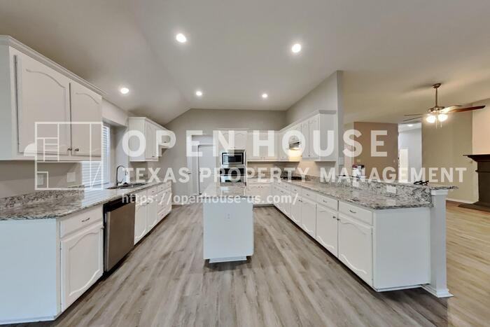 4148 Bedington Ln - Photo 5 of 20