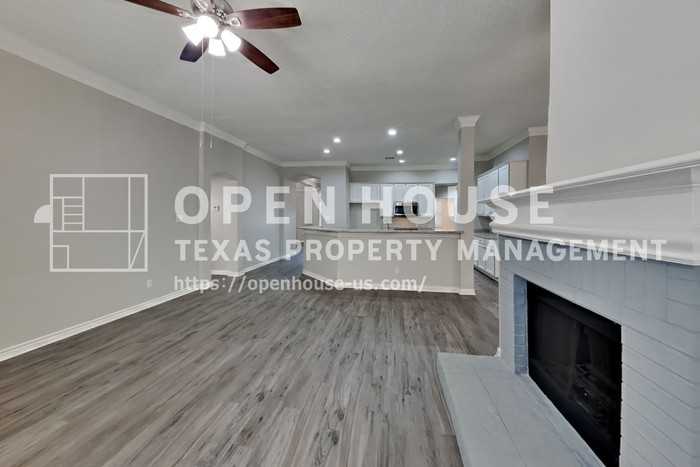 2209 Laura Elizabeth Trl - Photo 4 of 21