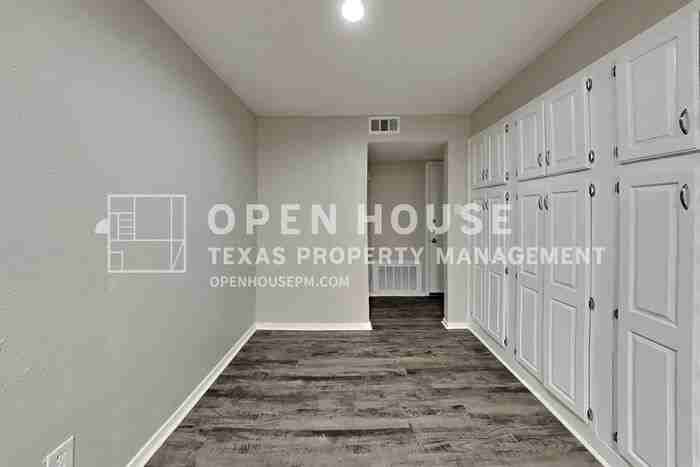 1480 Saint Patrick Dr - Photo 7 of 20