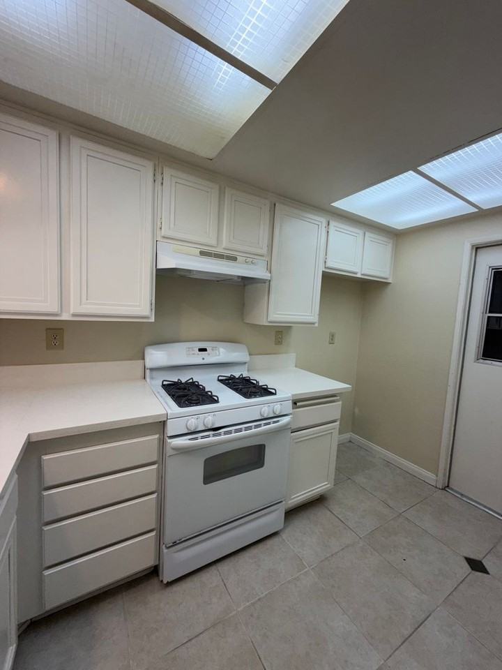 1302 Gina Dr - Photo 4 of 24