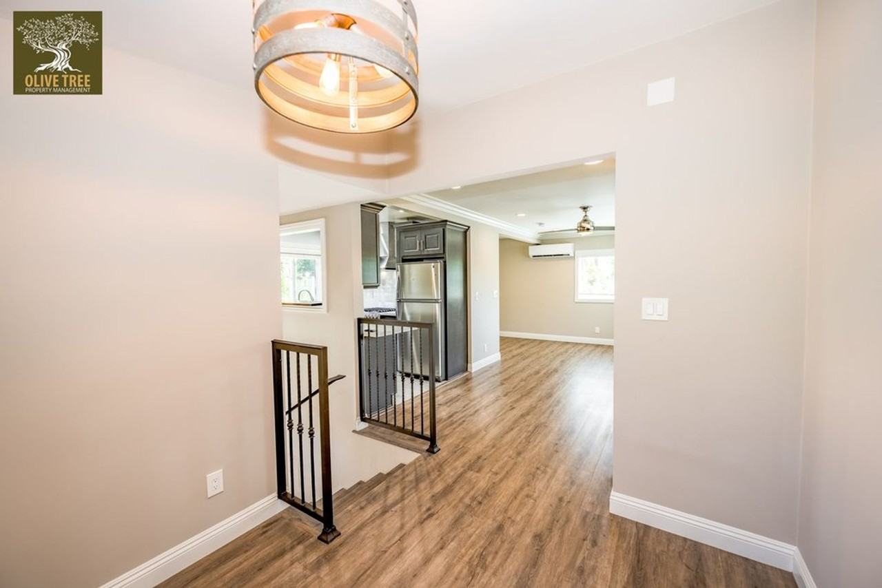 1622 Brigden Rd - Photo 3 of 11