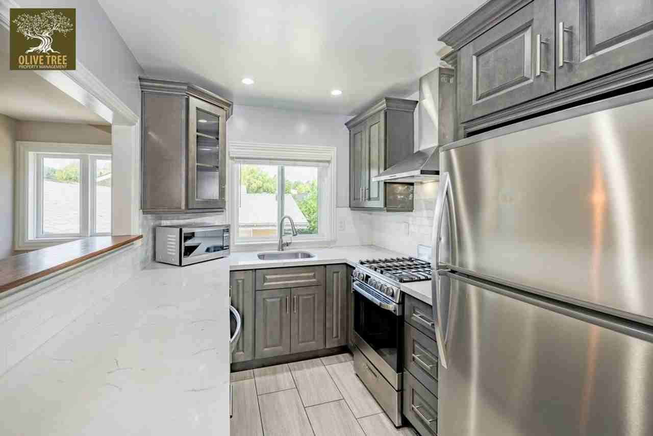 1622 Brigden Rd - Photo 5 of 11