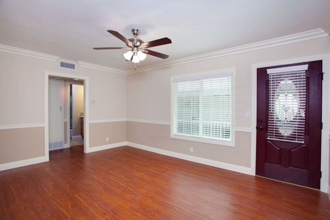 415 E Foothill Blvd - Photo 3 of 18