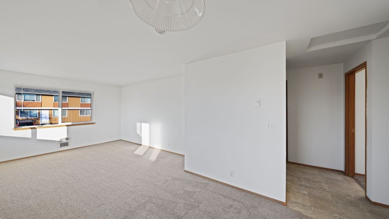 Borders Edge Apartments - Photo 6 of 44