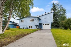 featured image of 4071 Macinnes St