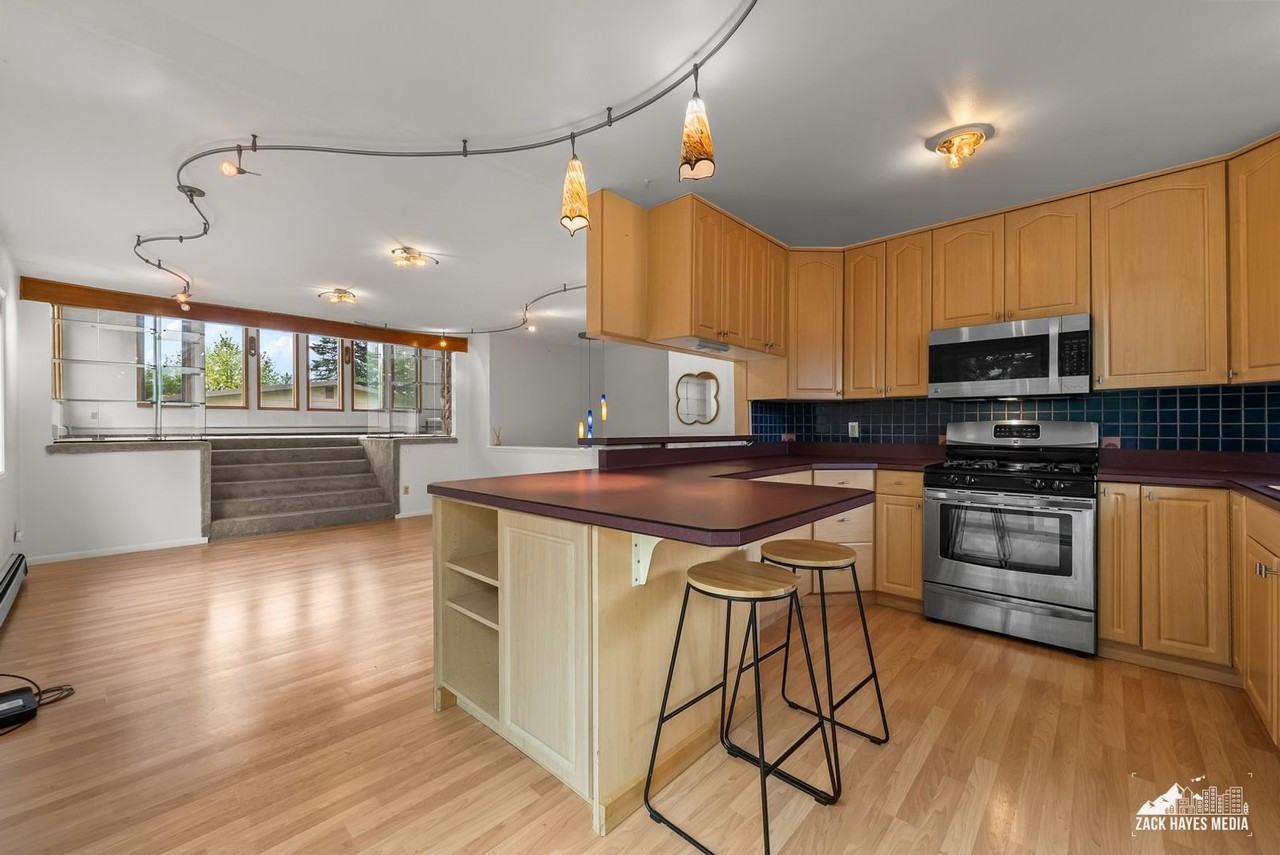 4071 Macinnes St - Photo 2 of 50