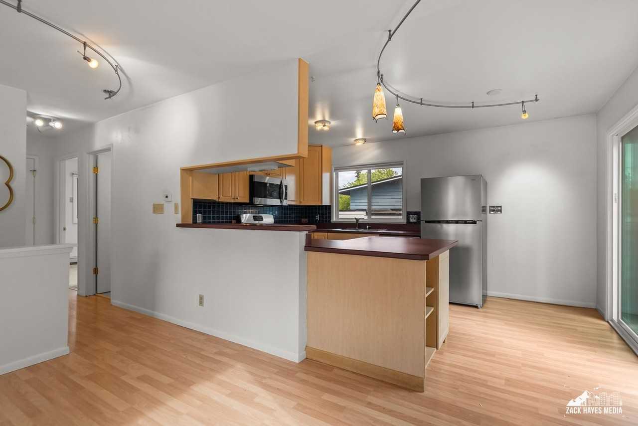 4071 Macinnes St - Photo 4 of 50