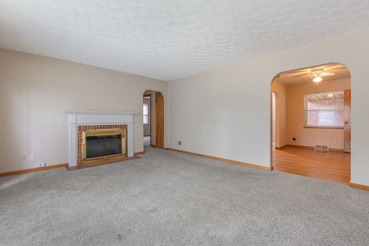 1822 W Schantz Ave #1822 - Photo 4 of 28