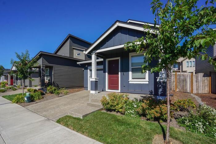 10521 Ne 121st Ave - Photo 3 of 33