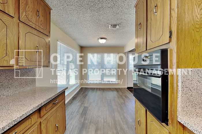 7465 Timberhill Dr - Photo 6 of 20