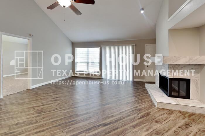 3006 Sierra Dr - Photo 4 of 21