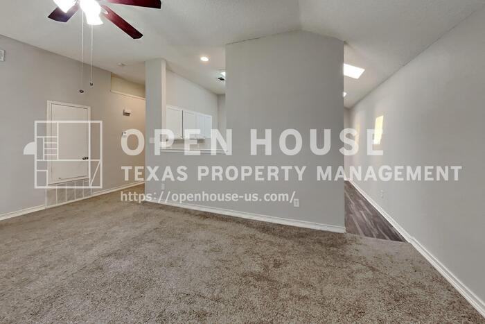 400 Valley Mills Dr - Photo 5 of 20