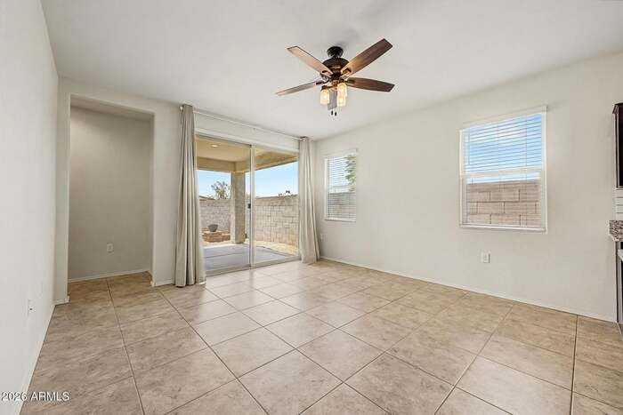 30777 W Picadilly Rd - Photo 5 of 27