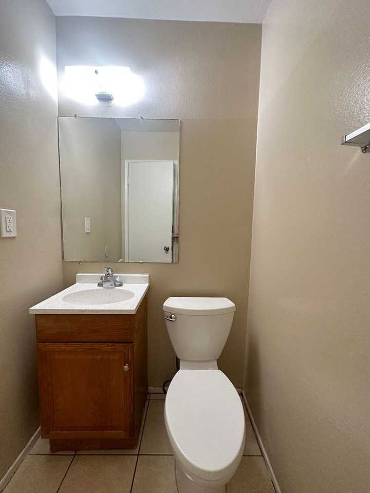 2810 -2820 Huntington St & 312 - 324 Clay Avenue - Photo 6 of 16