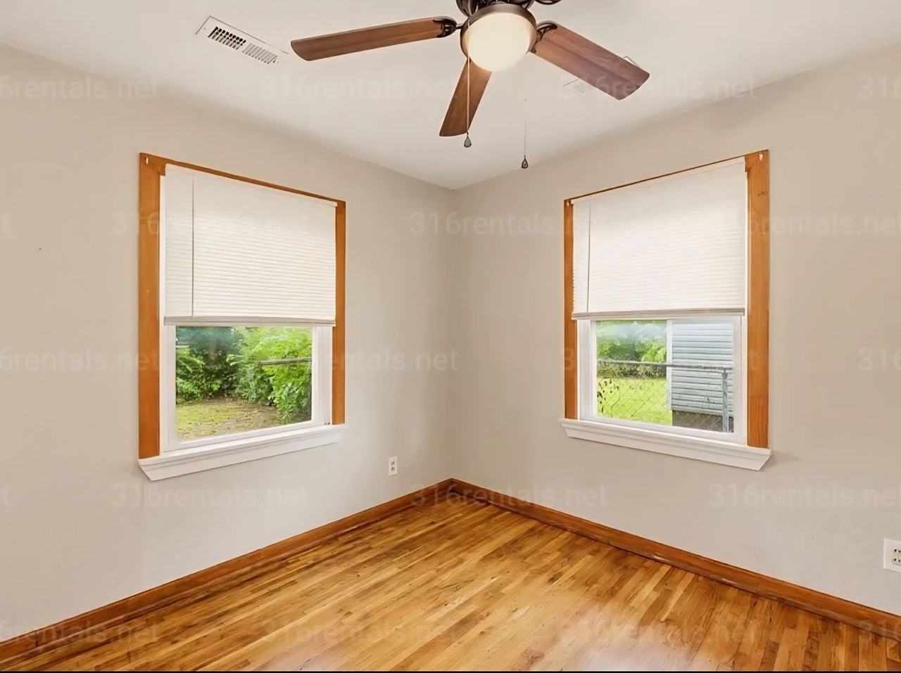 1232 N Pennsylvania Ave - Photo 3 of 11