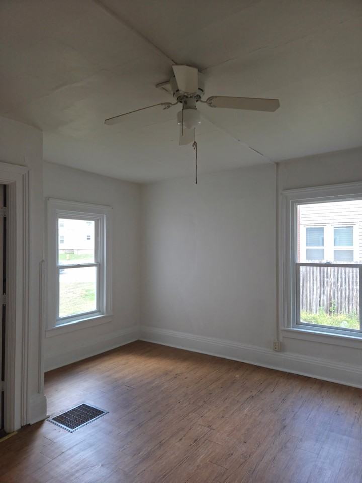 352 Milton Ave - Photo 2 of 5