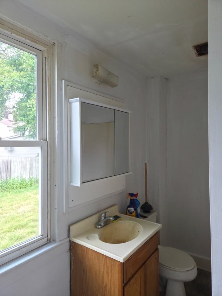 352 Milton Ave - Photo 4 of 5