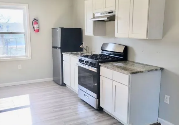 154 Mapes Ave #3 - Photo 3 of 7
