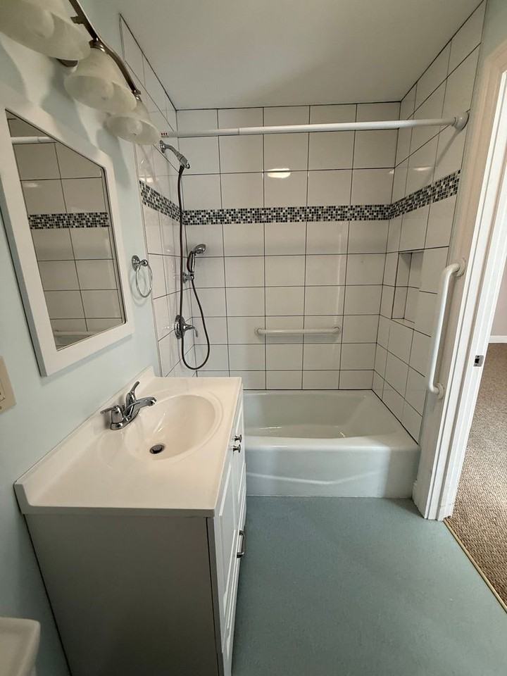 83 Curtis Ave #4 - Photo 2 of 23
