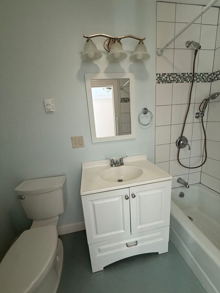 83 Curtis Ave #4 - Photo 5 of 23