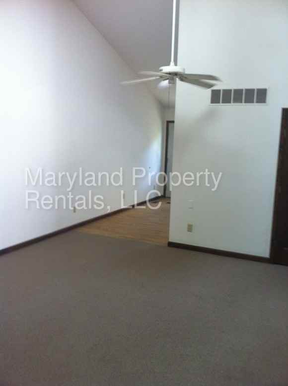 390 Maple Trail - Photo 2 of 5