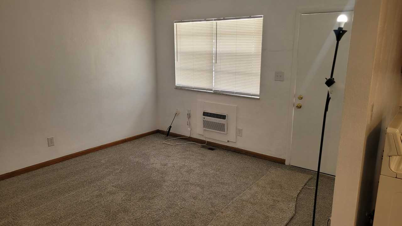 342 Maryland Ave #C - Photo 3 of 14