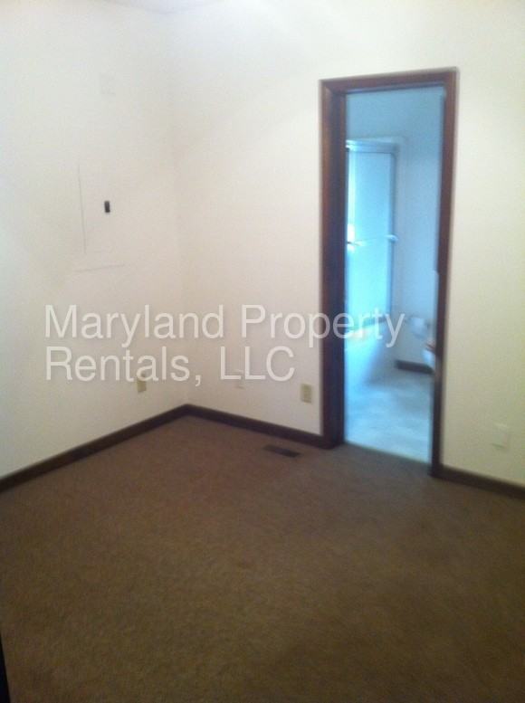 390 Maple Trail - Photo 3 of 5