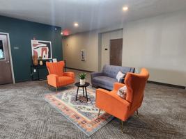 featured image of 321 N 5th St