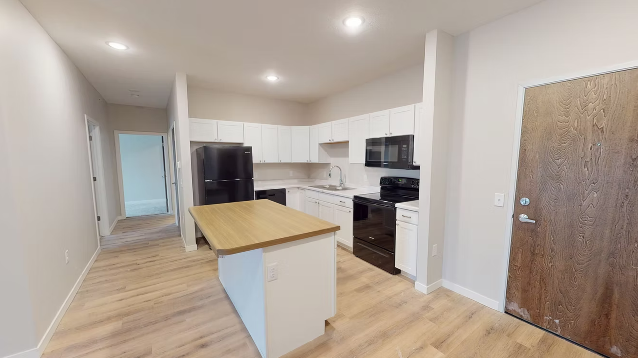 South Pointe Apartments - Photo 2 of 16