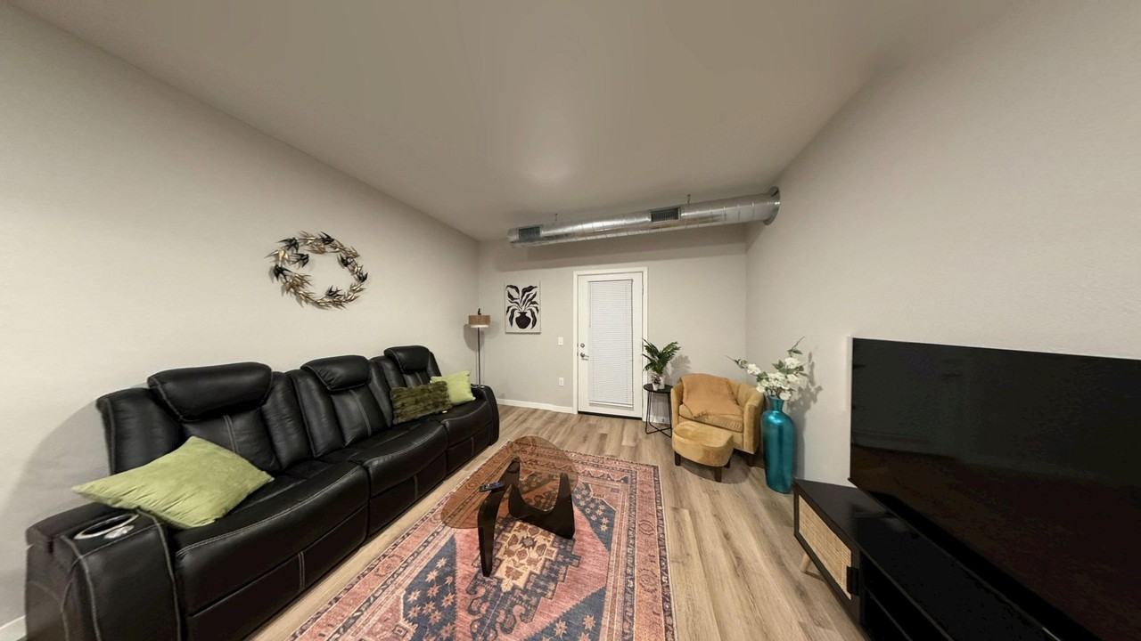 South Pointe Apartments - Photo 5 of 16
