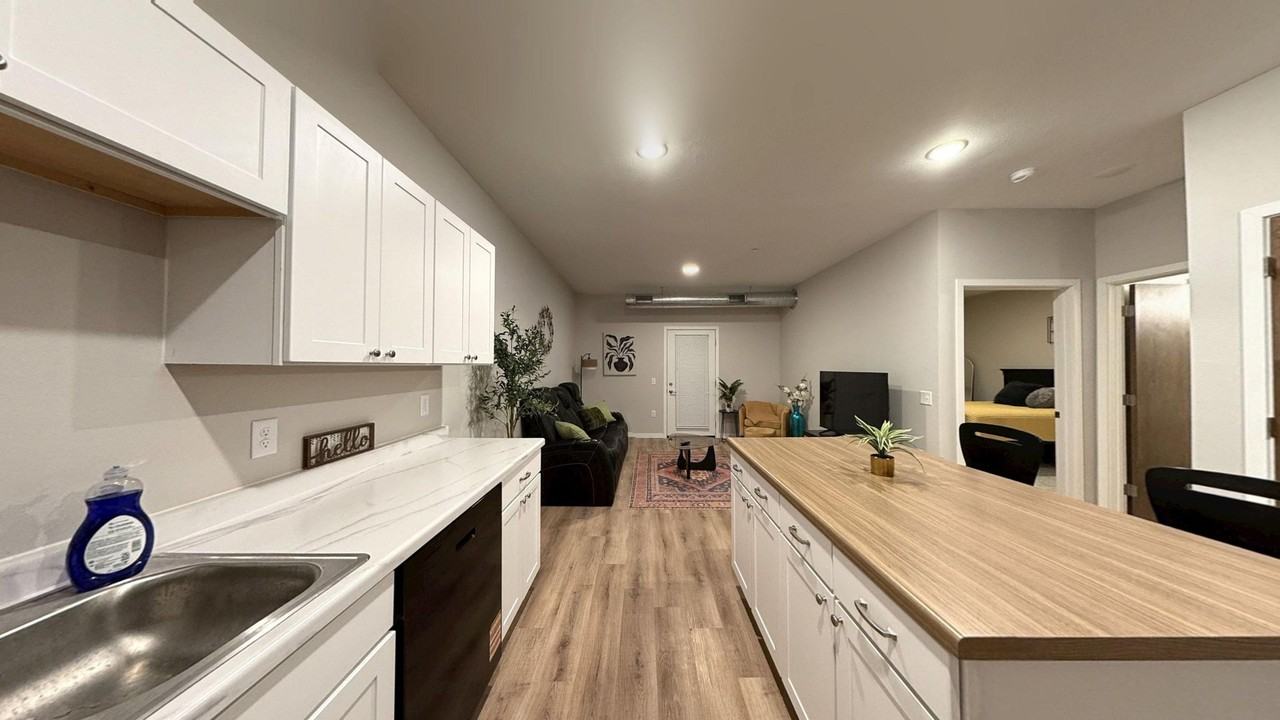 South Pointe Apartments - Photo 7 of 16
